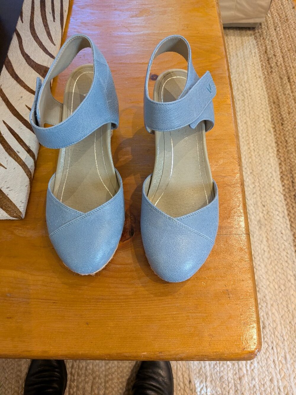 Totally Chic & Comfy Vionic Women's Loika Wedge Shoes